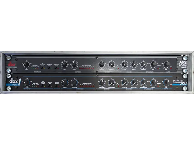 Dual Microphone Channel Strip mit zwei dbx 286A im Flightcase und Anschlussfeld